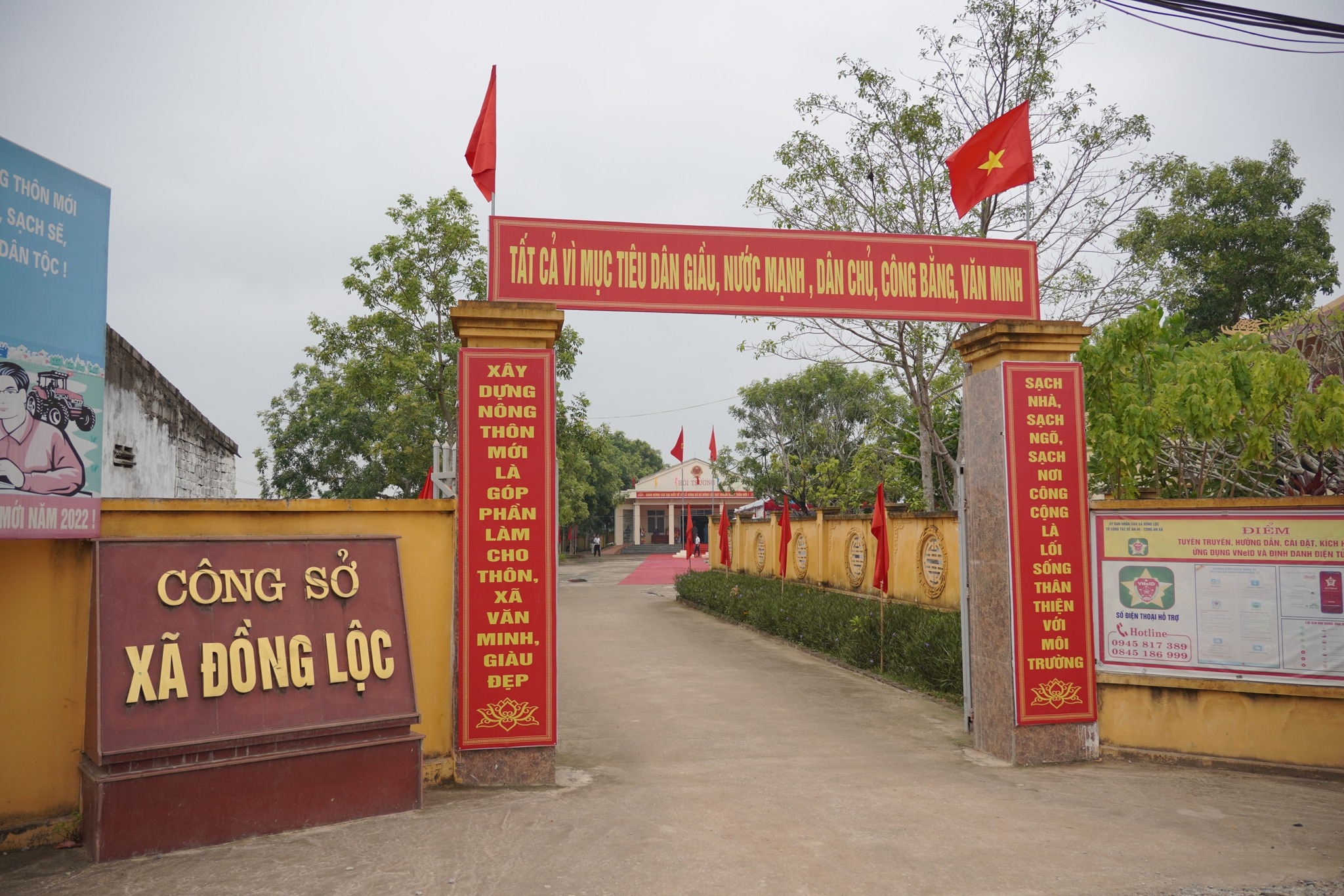 Xã Đồng Lộc đón bằng công nhận đạt chuẩn nông thôn mới